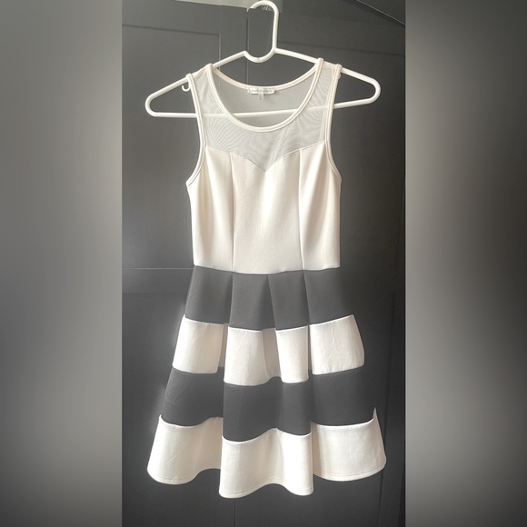 Colour Block Sleeveless Mini Dress size xs/s - Picture 1 of 5